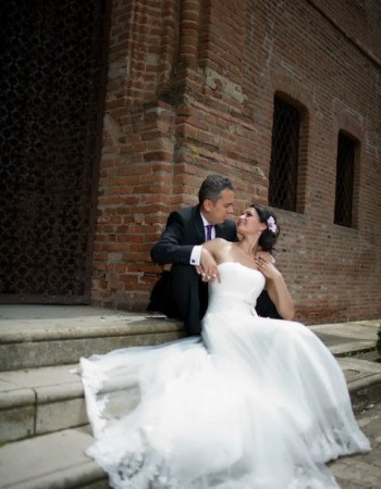 Aida si rochia de mireasa 5750 de la Fara Sposa