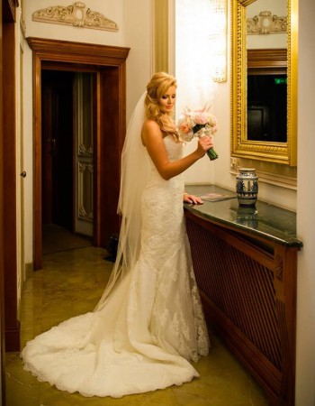O mireasa fericita in rochia Bella Sposa