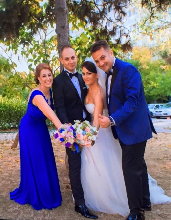 Oana, o mireasa gingasa intr-o rochie superba