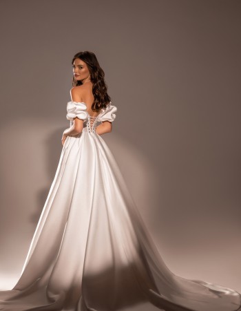ROCHIE DE MIREASA NELLY