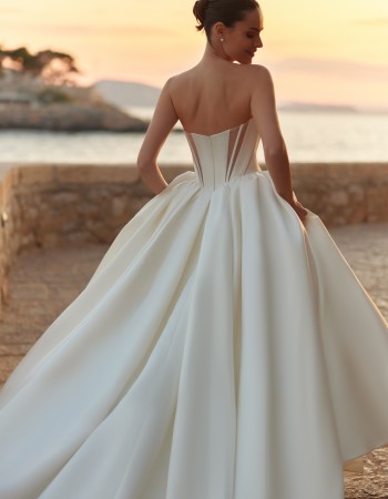 ROCHIE DE MIREASA RIHANNA